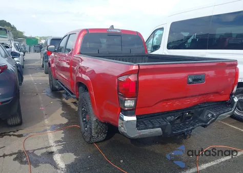 2022 Toyota Tacoma Sr5 V6 z USA, uszkodzony, nr VIN 3TYDZ5BNXNT015529